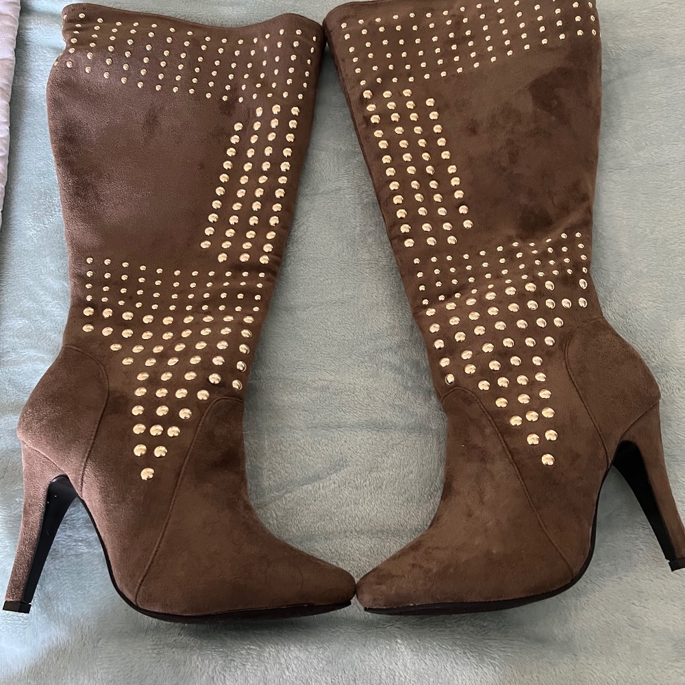 Boots never worn